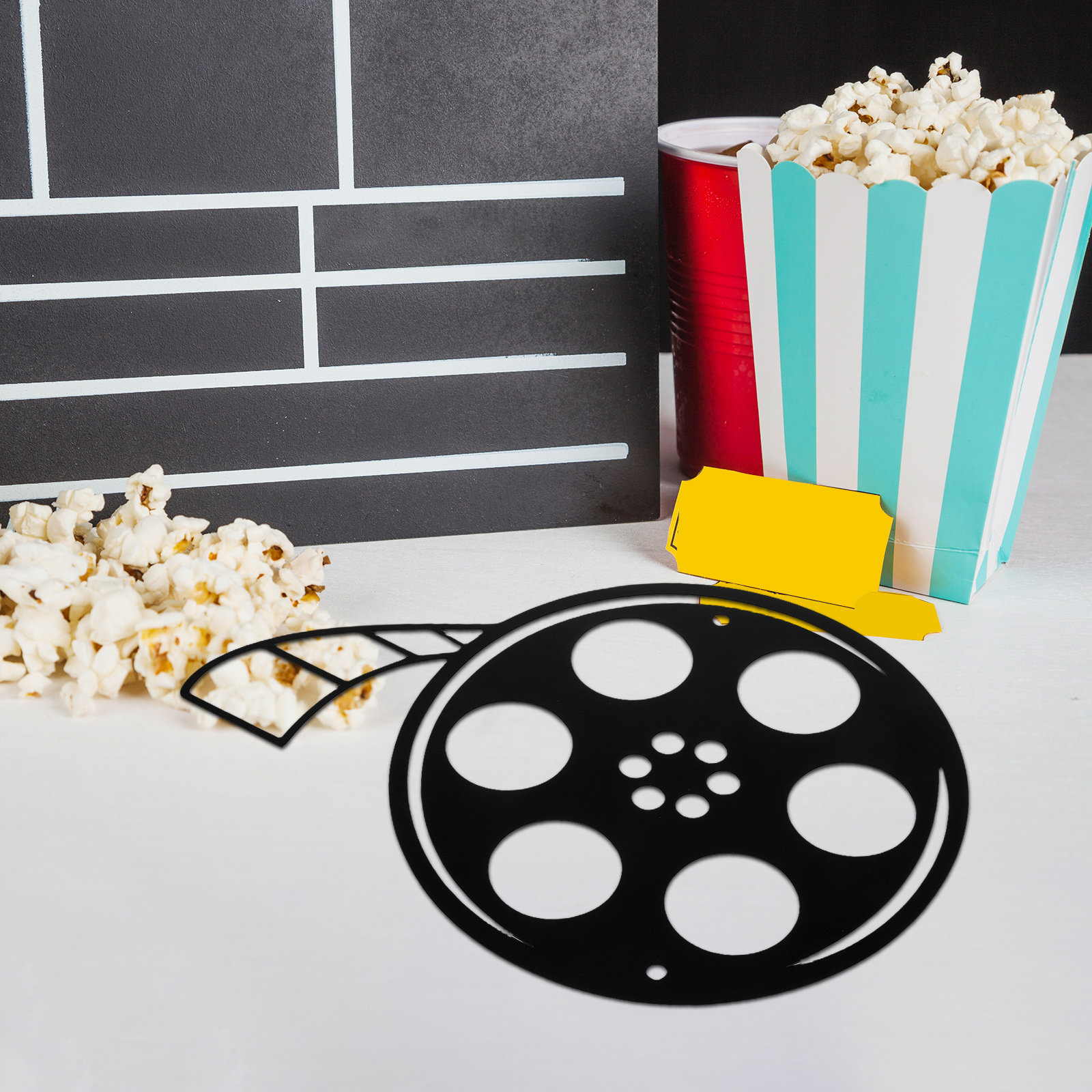 ของตกแต่งผนังรูปม้วนฟิล์มโลหะ  - Home Cinema Night บทวิจารณ์และราคา